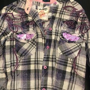 Roar button up